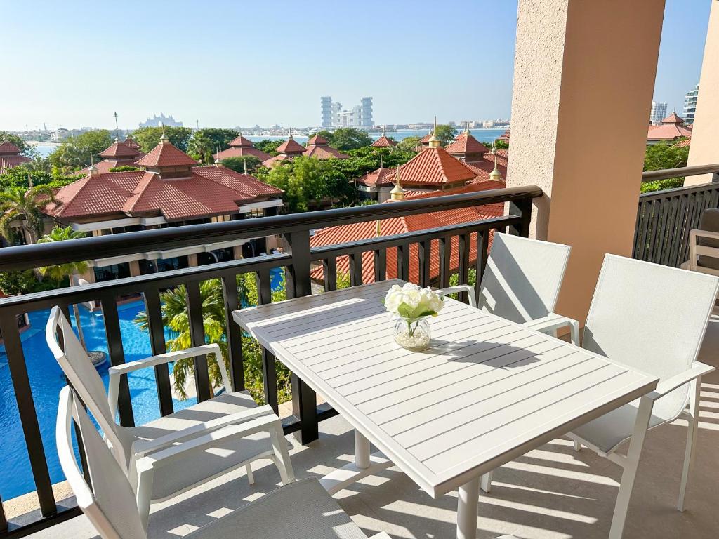 Fabulous 2BR Apartment at 5 Star Resort