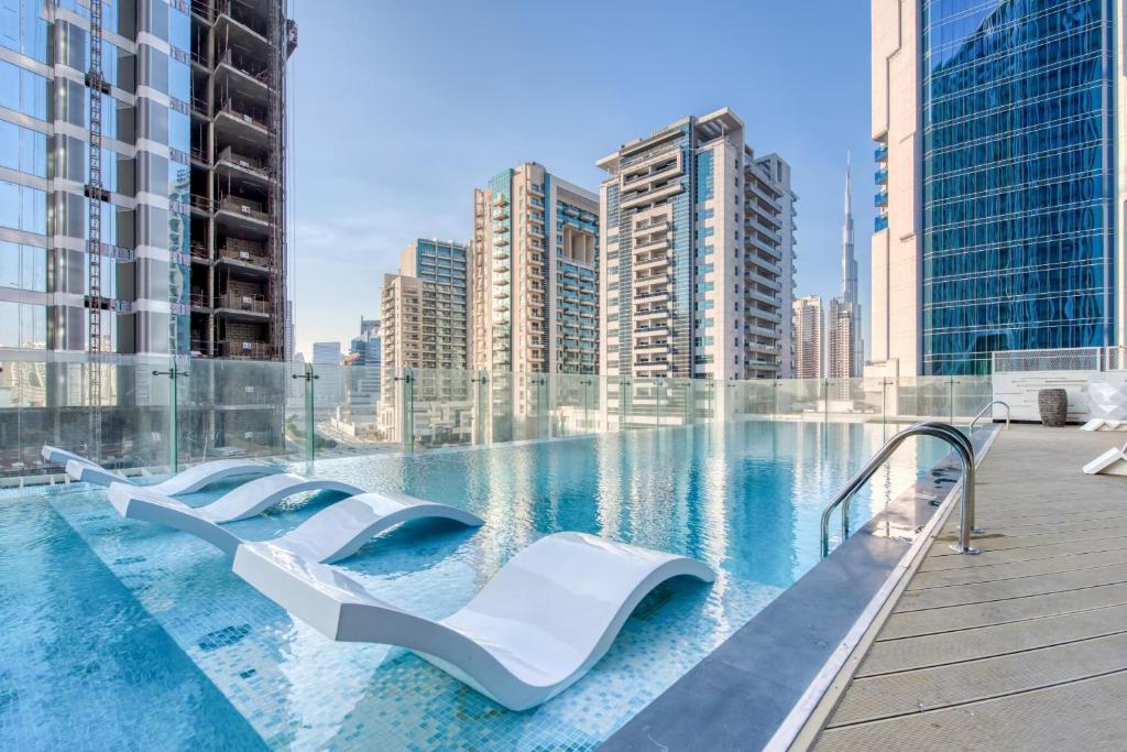 FAM Living - Bayz Tower by Danube - Business Bay