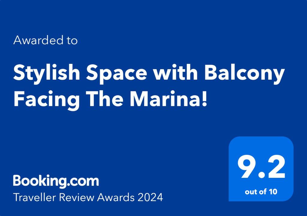 Stylish Space with Balcony Facing The Marina!