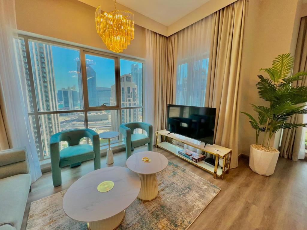 FIRST CLASS 2BR with Burj Khalifa & Downtown view
