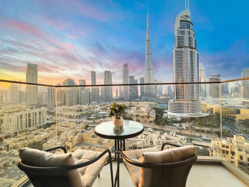 Fountain Show and Burj Khalifa View - 2 BR - 3 beds