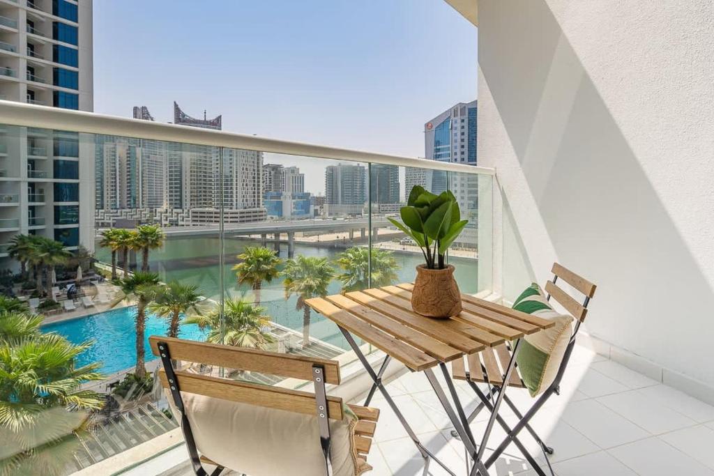 Frank Porter - DAMAC Prive