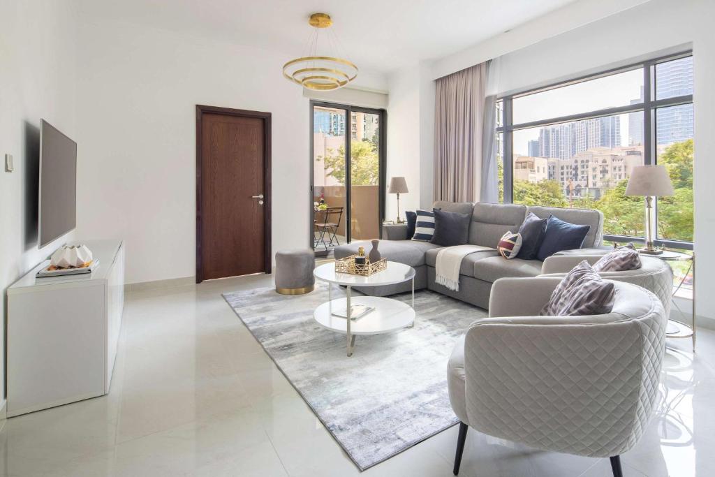 Frank Porter - The Residences 5