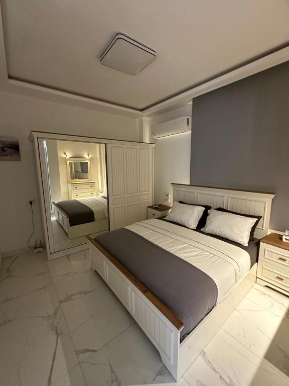 Royal LUXURY Villa with Private Heated Pool Sheikh Zayed City Cairo اجمد ڤيلا بجد في الشيخ زايد حمام سباحة خاص ساخن درجة حراره 40
