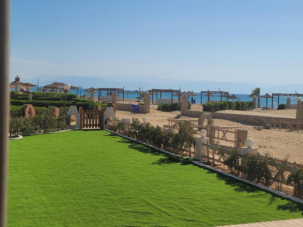 فيلا الترا سوبر لوكس مكيفية صف اول بحر قرية بلولاحون راس سدر