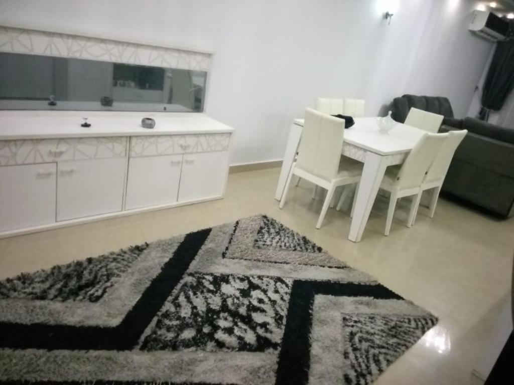 Gleem Plaza House
