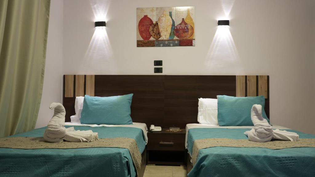 Good Season Hotel