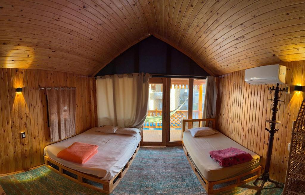 Green Beach Camp & Hotel