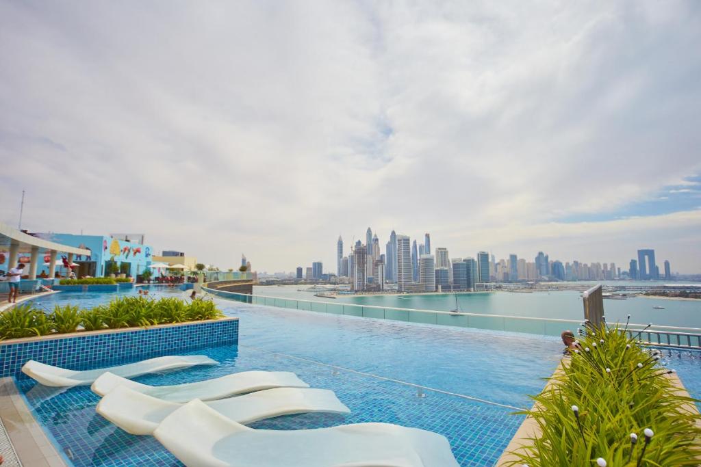 Hight-floor Studio Atlantis view