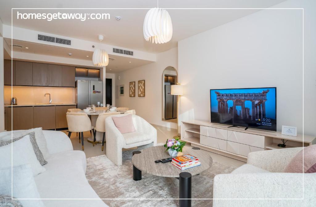 Homesgetaway - Luxury 2BR Apartment in Burj Crown