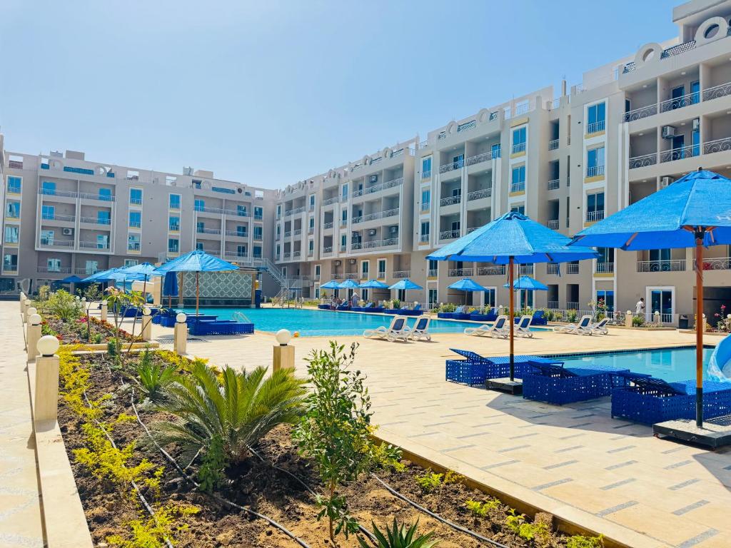 Hurghada Hub Resort 2BR Pool View With All You Need