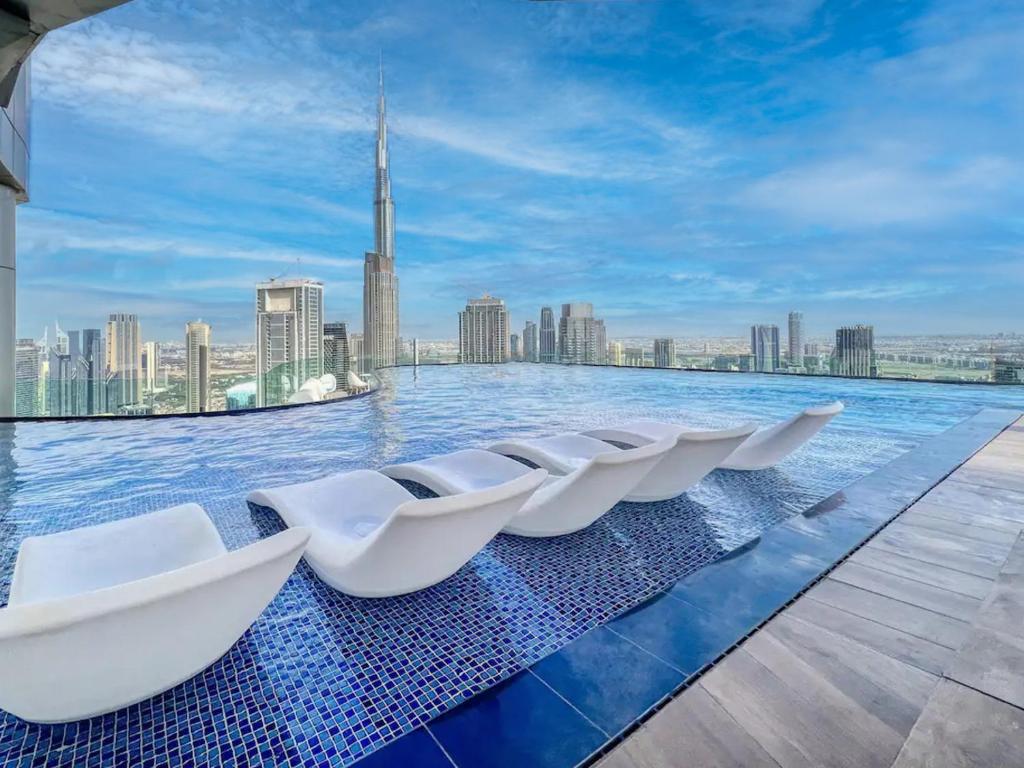Paramount midtown Infinity Pool with Burj View