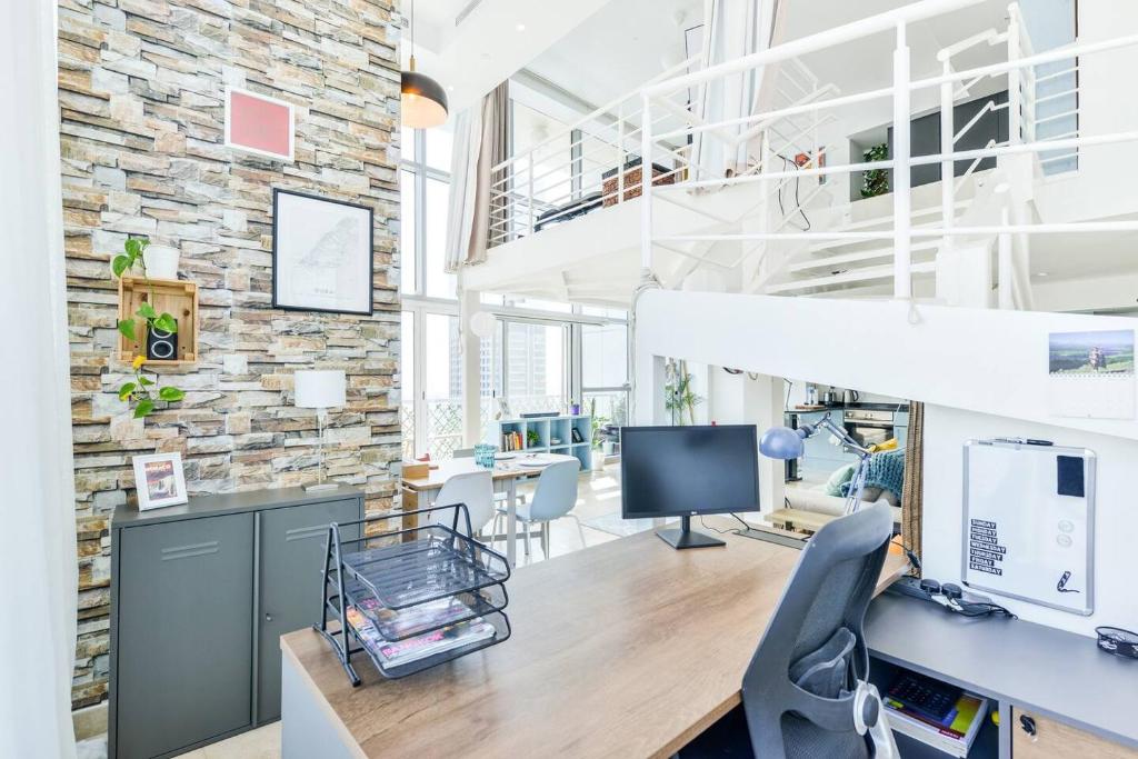 Jlt Spacious Corner Duplex Loft Panoramic Views