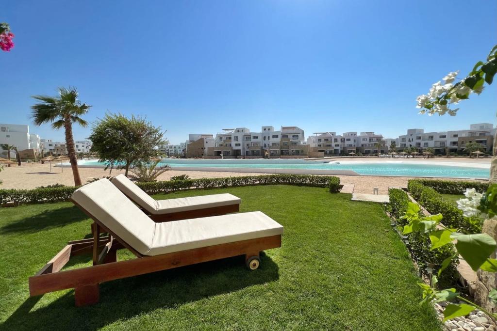 Lagoonfront Easy 1BDR Swan Lake El Gouna