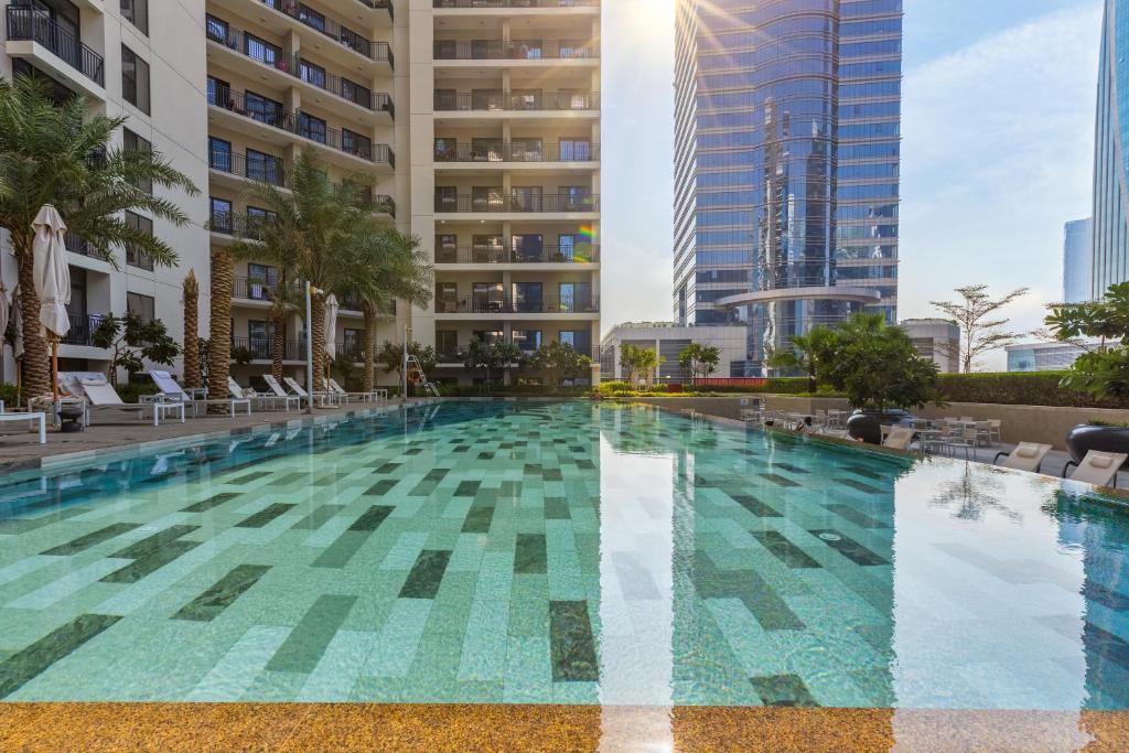 Layali - Elegant 1BR with Balcony & Canal Views