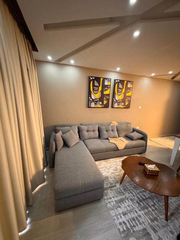 Luxury - 2 Bedroom Apartment B7