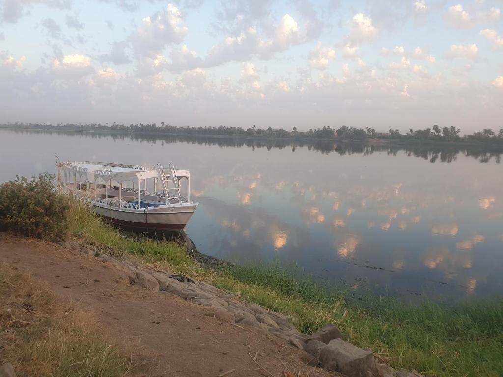 Lucky Nile Tours