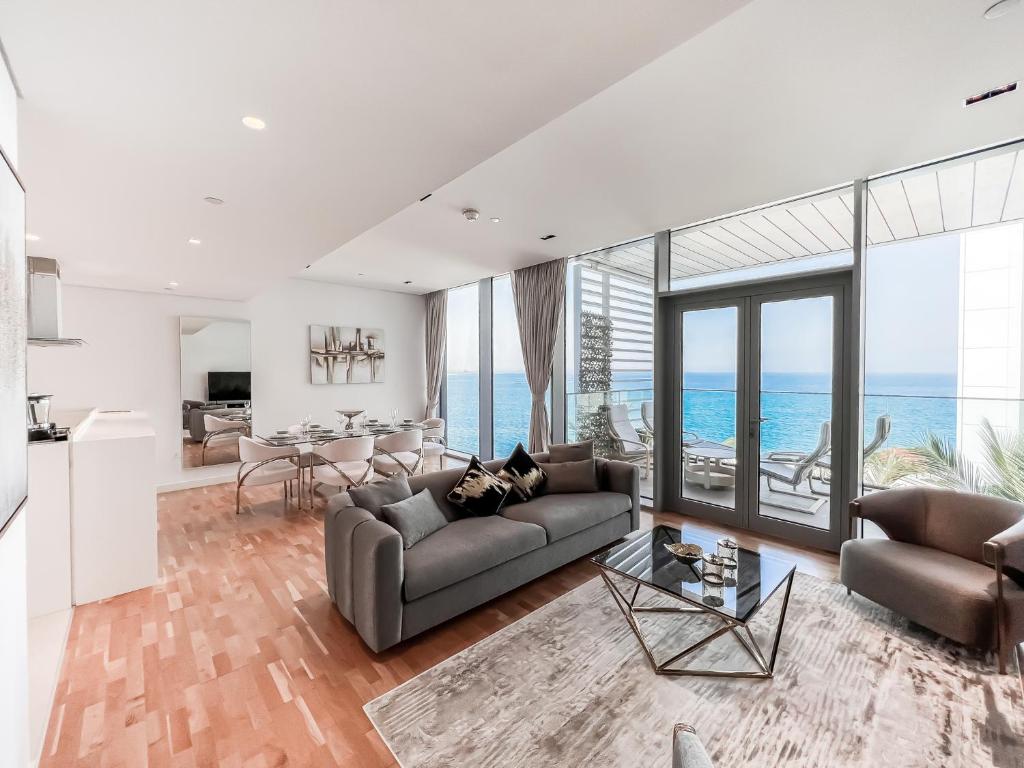 Luton Vacation Homes - Luxury & Sea View 2BR plus Maid apt, Bluewater, Dubai - 30AB9