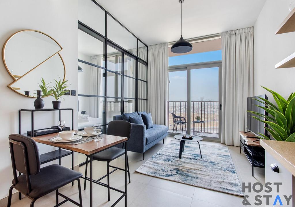 Lux 1BR Near Dubai Hills Mall