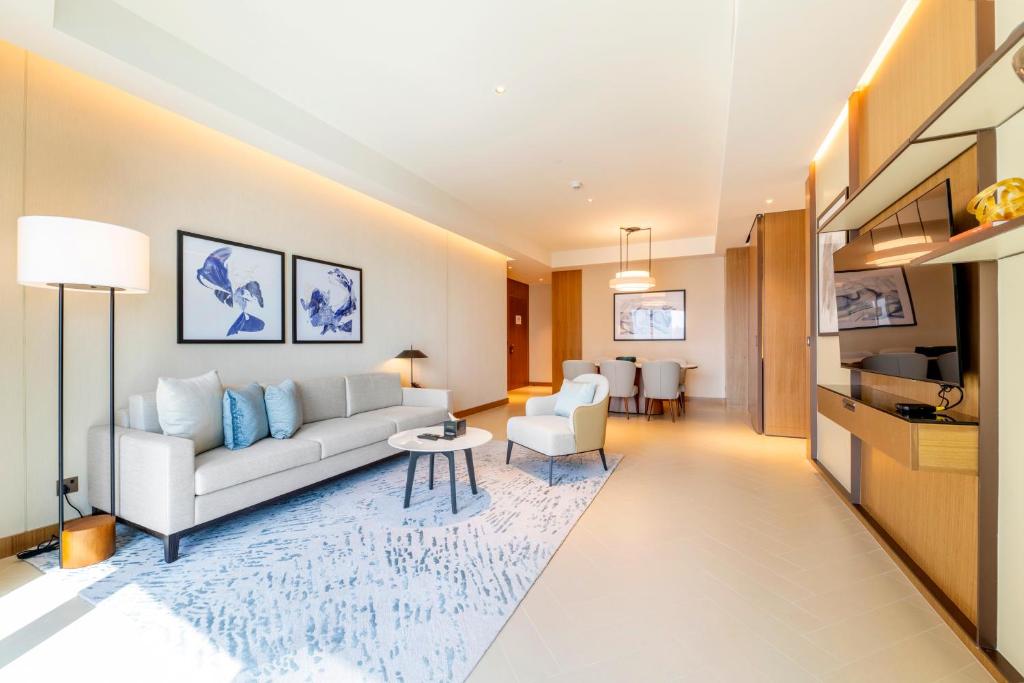 Luxe 3-BR in Address Dubai Opera with Full Burj View