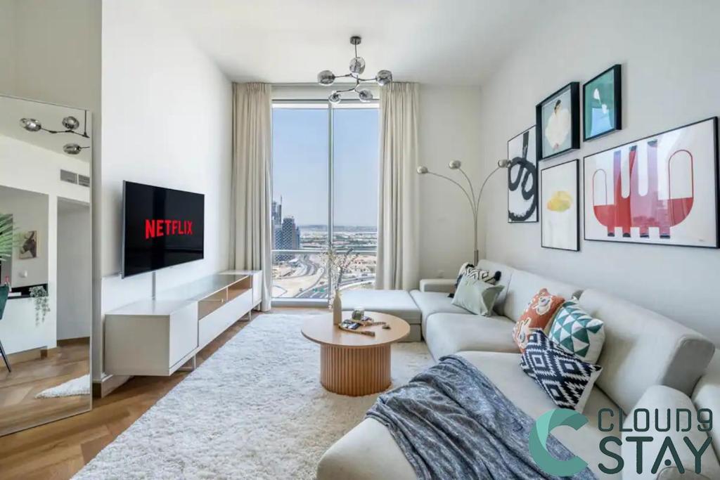 Luxurious 1 Bedroom Apartment in Business Bay