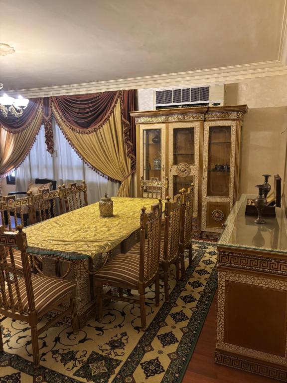 luxurious classic spacious apartment in nasr city