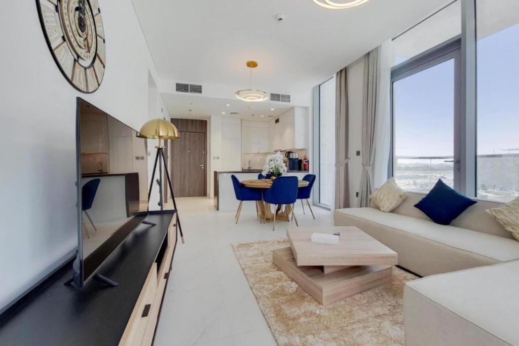 LUXURIOUS ONE BEDROOM APARTMENTS IS DISTRICT 1