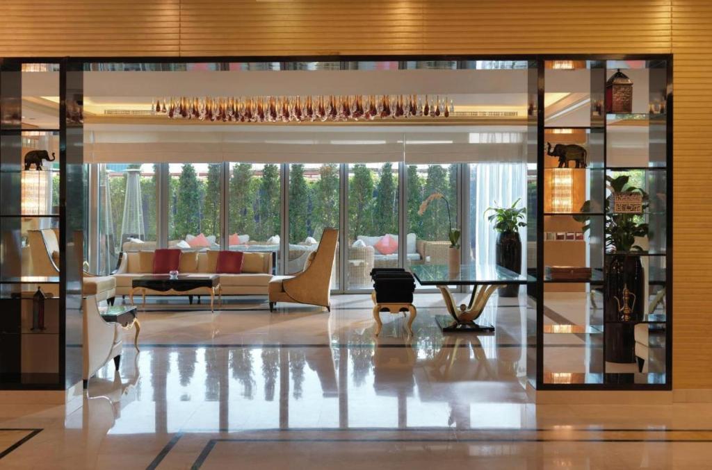 Luxury 1BR With Burj Khalifa View in a 5 star Hotel Facilities - 5 min walk to Dubai Mall