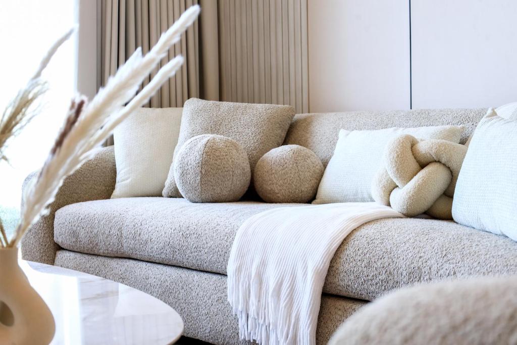 VIP Experience Dubai Downtown at Forte- Sea View- Modern Luxury Apartments