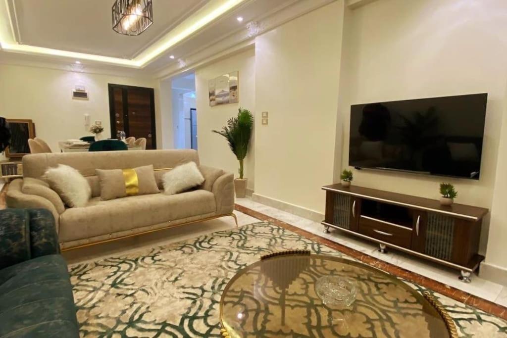 Luxury 3 bedroom Apartment with a great Seaview*