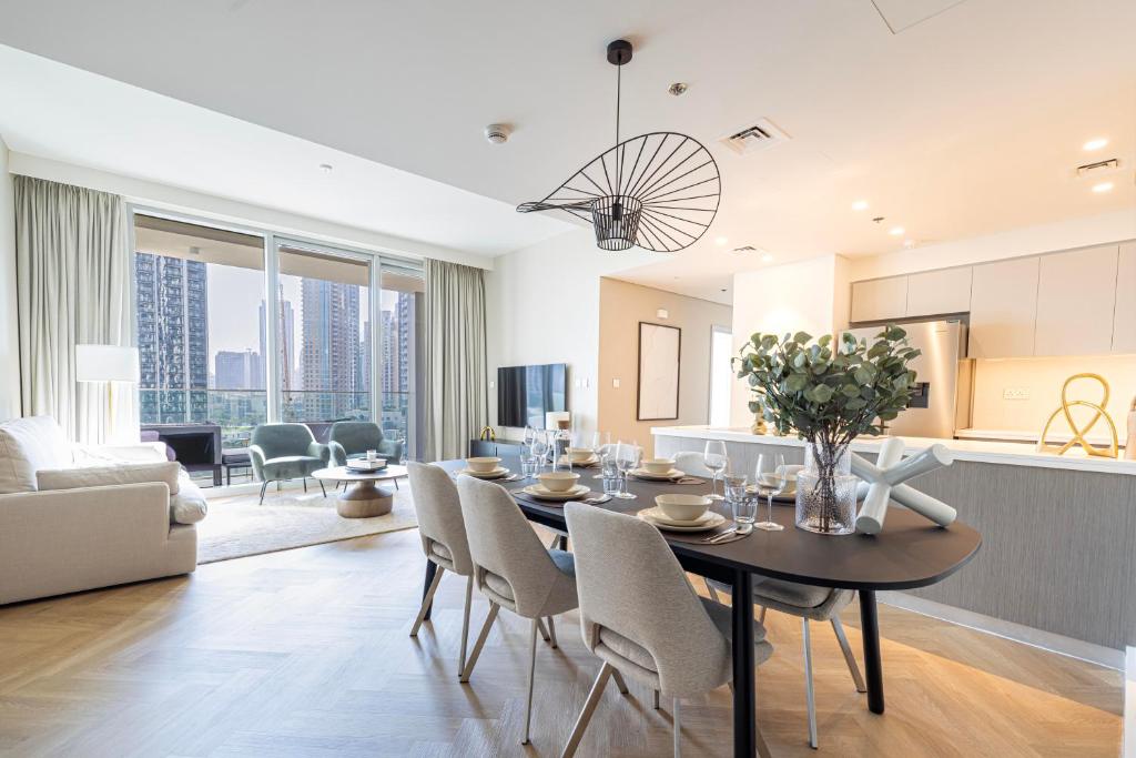Daniels Luxury 3BR with Dubai Opera Views