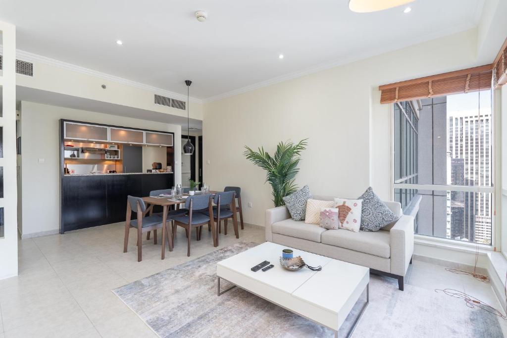 Luxury in Dubai Marina's 1 Bed that Sleeps 2