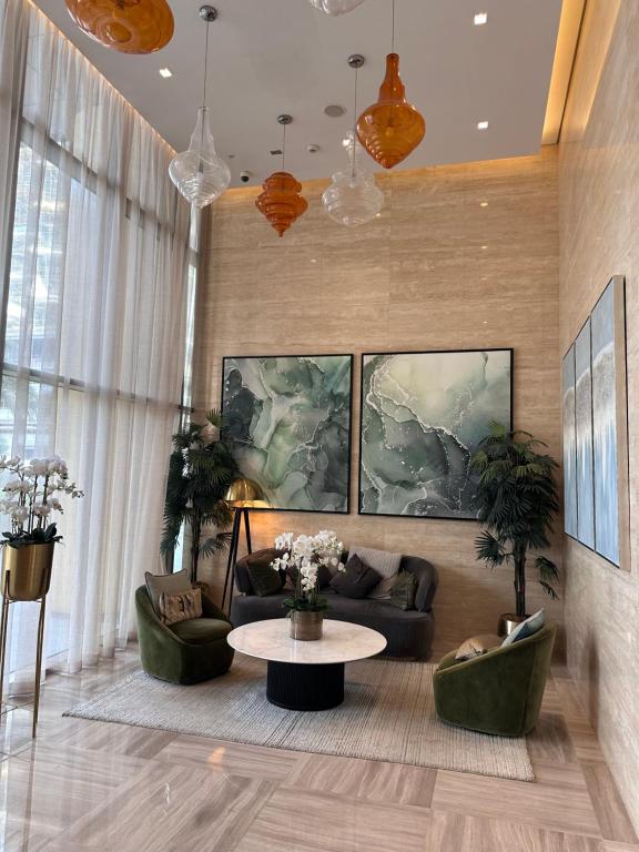 Luxury Living In JVC