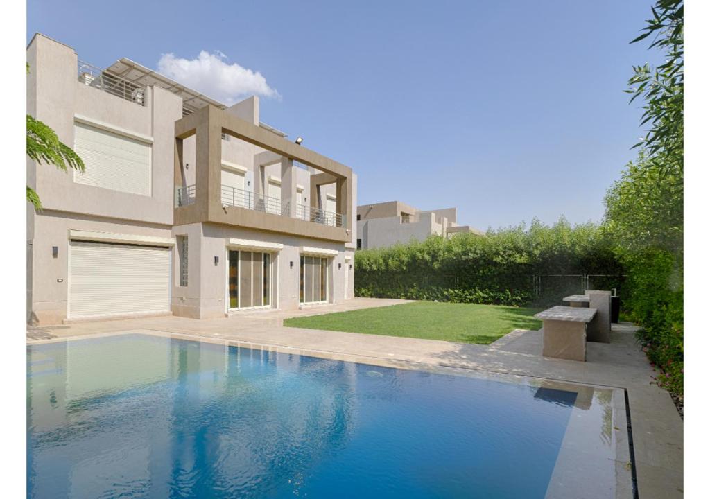 Luxury Palace In Palm Hills - Sheikh Zayed