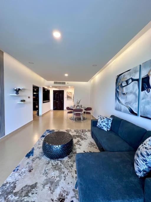 Luxury sea-view apartment