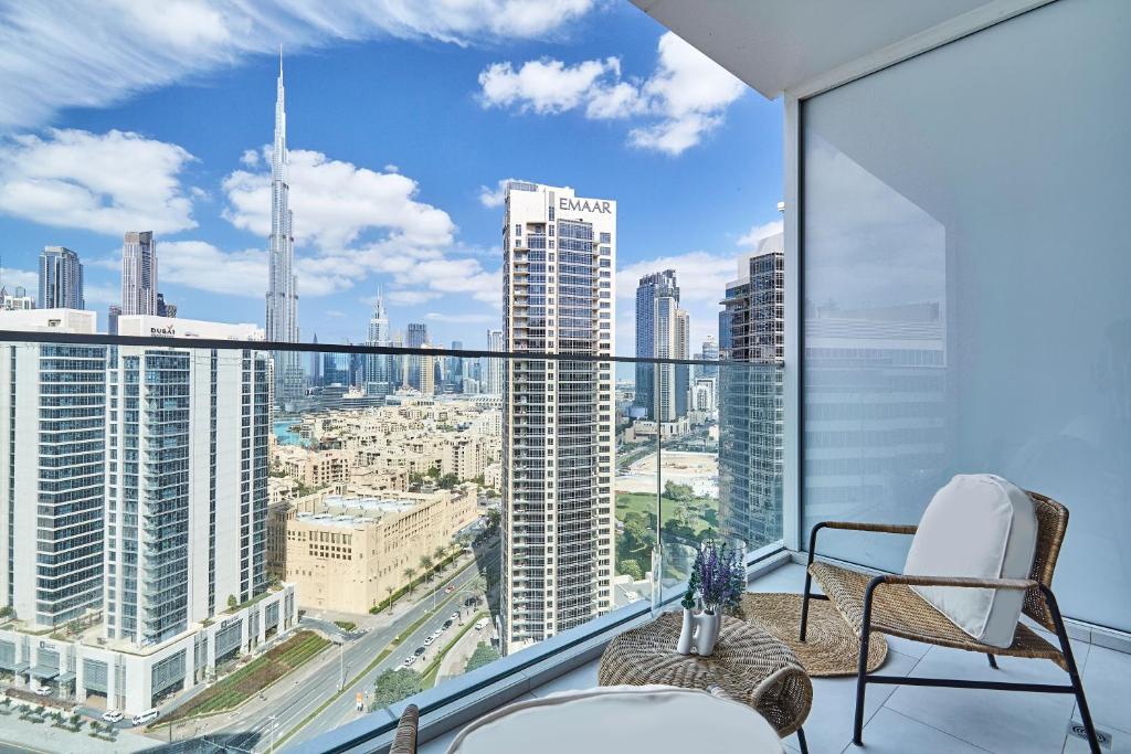 Luxury Studios with Burj Khalifa or Canal View in Downtown - Marquise Square Tower