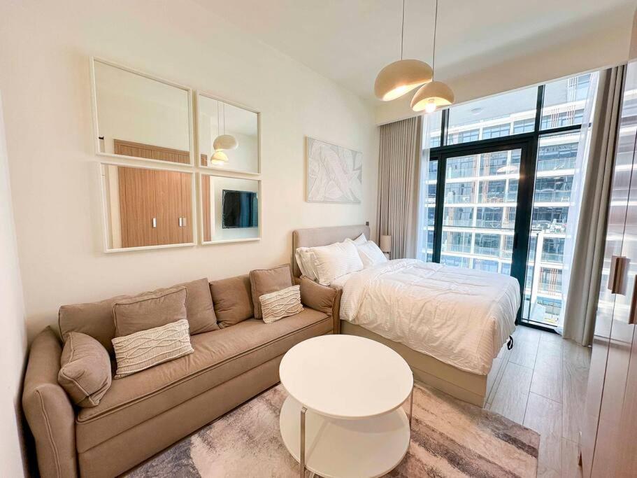 Luxury Studio near burj khalifa in Azizi Riviera