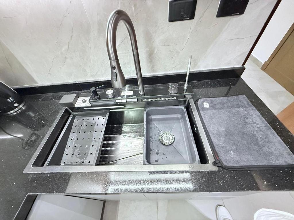 madintay b8 modern cozy studio