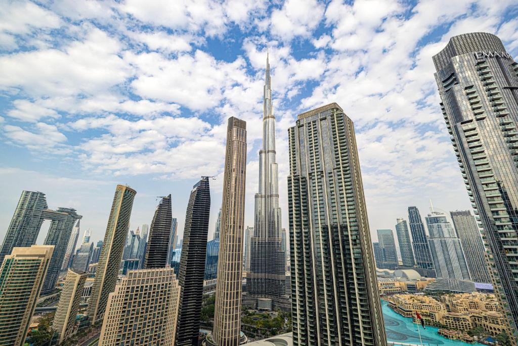 Magnificent - Luxurious 3 BR with the Burj Khalifa View