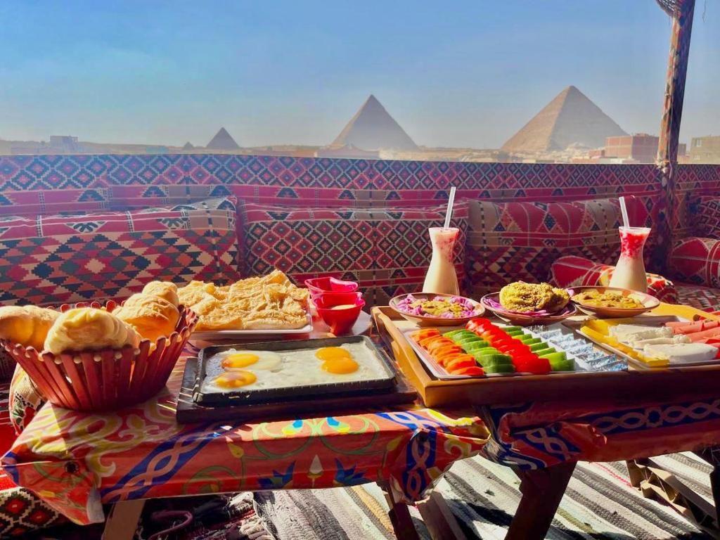 maj pharaoh pyramids view