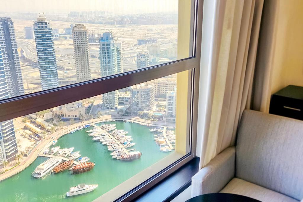 Marina and Sea View Luxury Apartment