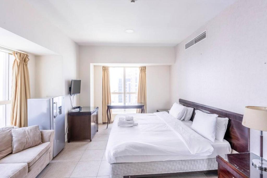 Ensuite Rooms in CoLiving Apartments in Marina