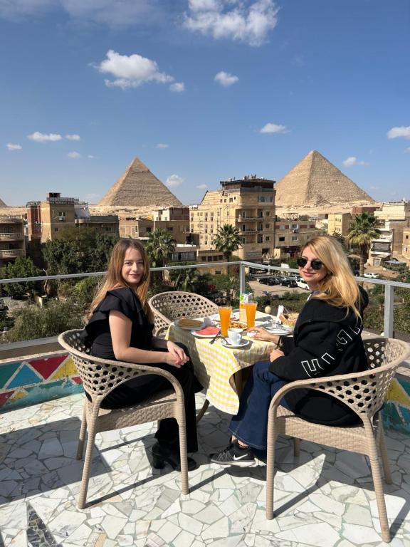 Matto Pyramids Inn