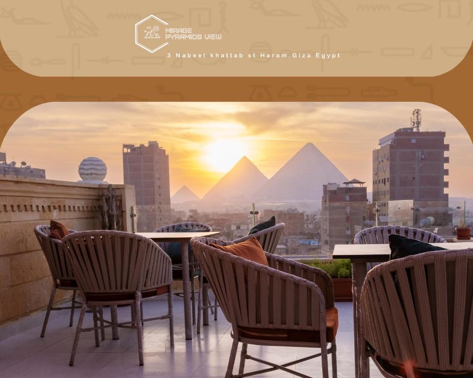 Mirage pyramids view hotel