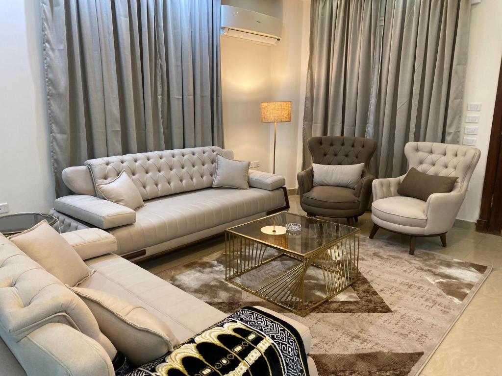 Modern Apartment بمدخل خاص أرضي Sheikh Zayed N1 الشيخ زايد Family only