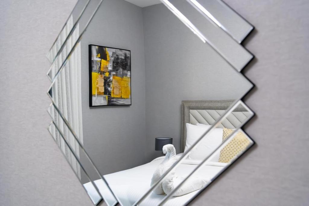 Modern Luxury 2BR at BD 29 Blvd