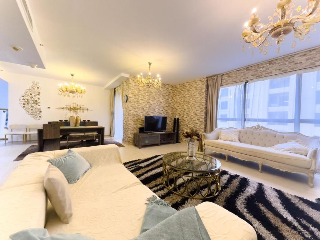 Modern Marina Escape 3BR Family Retreat at JBR
