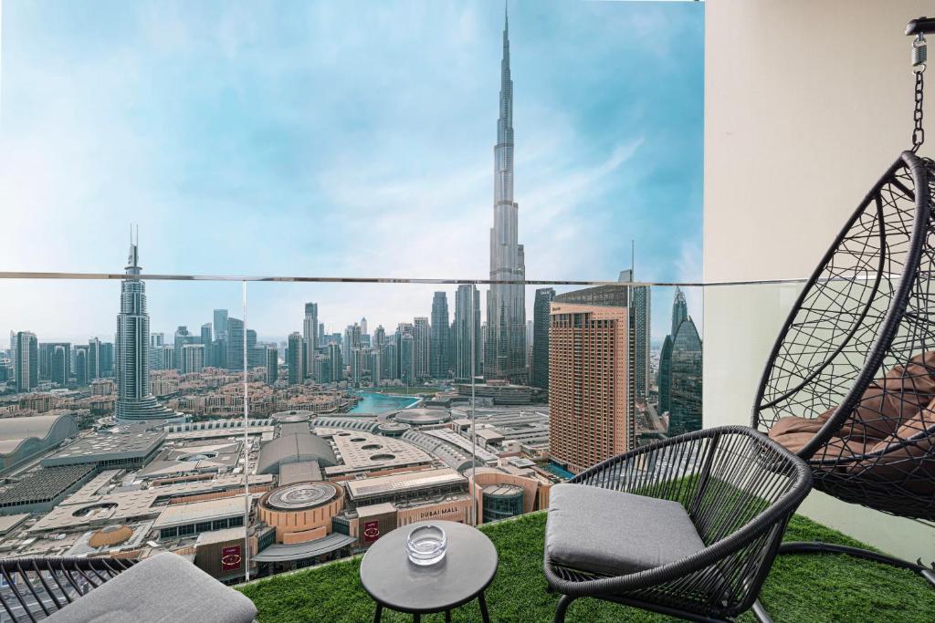 Stunning Burj Views New LUXE 2BR Dubai Mall Access