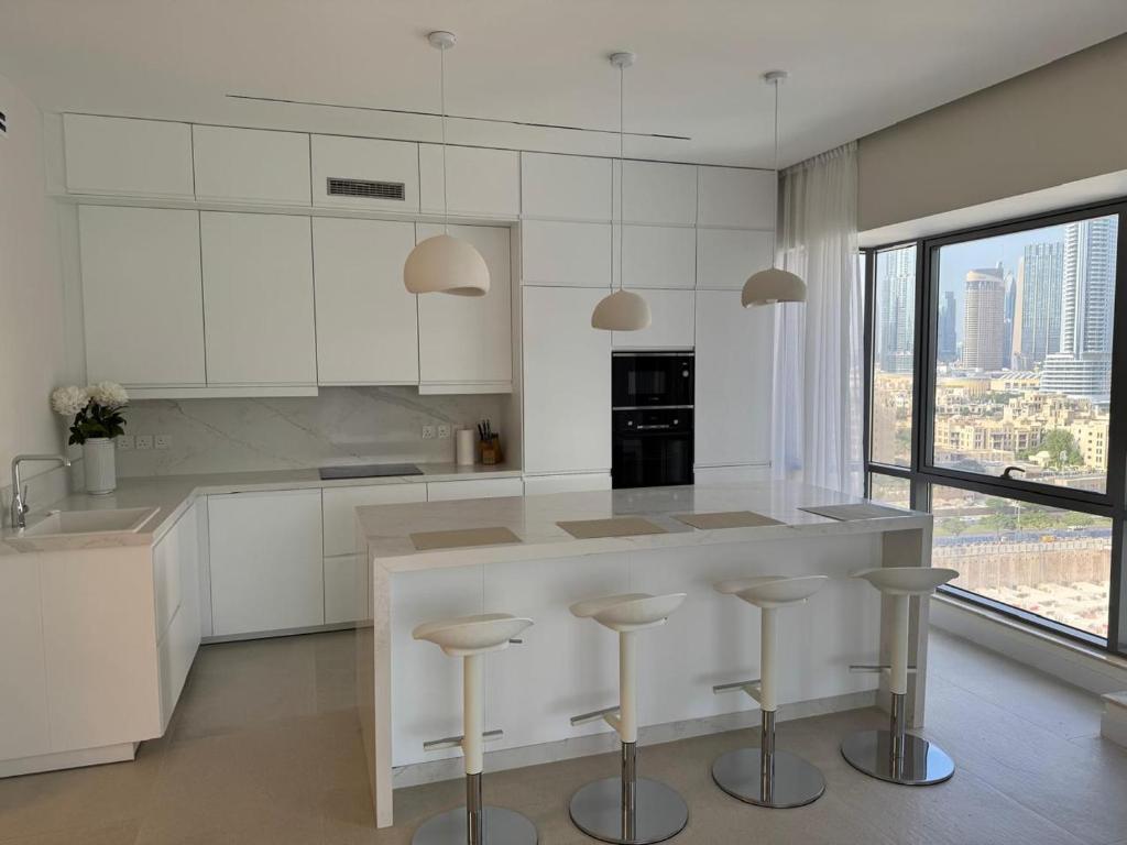 New luxury 2-bedroom with Burj Khalifa view