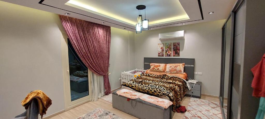 October gardens beside pyramids And zewil University